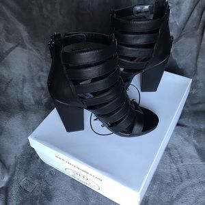 Black Steve Madden Gladiator Chunky Heel